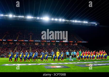 Braga, Portugal. September 2025. Braga - Spieler von Feyenoord und Spieler des FC Braga während des ersten Spiels der UEFA Europa League 2025/2026. Das Spiel findet am 24. September 2025 in Braga, Portugal, zwischen S.C. Braga und Feyenoord im Estadio Municipal de Braga statt. Credit: Box to Box Pictures/Alamy Live News Stockfoto