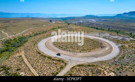 Aerial Circle Construction Site in der kalifornischen Wüste in der Nähe von Lee Vining und Mono Lake Stockfoto