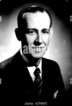 Das Festival, das vom Rat für die Förderung der Musik und der Künste organisiert wird, beginnt heute Abend im Rathaus von Sydney, mit einem Symphoniekonzert, das vom Sydney Symphony Orchestra und der Hurlstone Choral Society unter der Leitung von Professor Bernard Heinze präsentiert wird. Raymond Hanson, Pianist aus Sydney, wird seine eigene Komposition Sonata Opus 5 beim präklassischen und australischen zeitgenössischen Konzert spielen, das am Samstag im Conservatorium als drittes Ereignis des Festivals stattfindet. Die erste Hälfte des Konzertprogramms besteht aus Werken englischer und französischer Komponisten des 17. Und frühen 18. Jahrhunderts. Juli Stockfoto