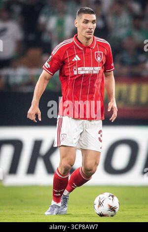 Sevilla, Spanien, Spanien. September 2025. Nikola MILENKOVIC von Nottingham Forest während des Spiels der UEFA Europa League, League Phase MD1 zwischen Real Betis Balompie und Nottingham Forest im Estadio La Cartuja am 24. September 2025 in Sevilla. Rafael Roman (Credit Image: © Matthieu Mirville/ZUMA Press Wire) NUR REDAKTIONELLE VERWENDUNG! Nicht für kommerzielle ZWECKE! Stockfoto