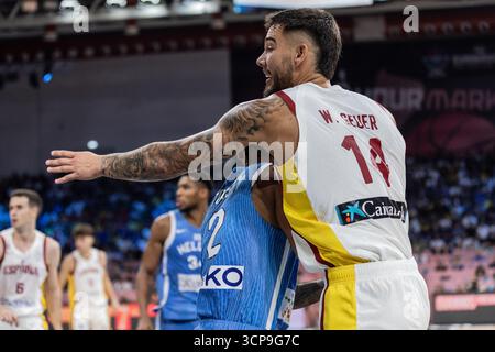 Willy Hernangómez aus Spanien war in der Gruppenphase der FIBA EuroBasket 2025 zwischen Spanien und Griechenland in der Arena Riga zu sehen. Endergebnis Griechenland 90: 86 Spanien. (Foto: Nicholas Müller / SOPA Images/SIPA USA) Stockfoto