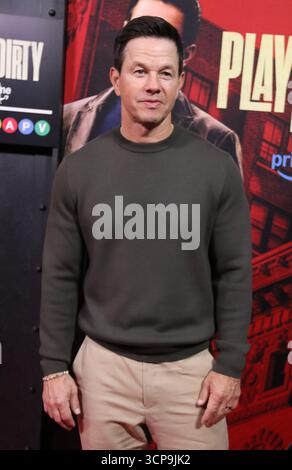 NEW YORK, NY - 24. SEPTEMBER: Mark Wahlberg bei der Uraufführung der Amazon MGM Studios „Play Dirty“ am 24. September 2025 im SVA Theatre in New York, New York Stockfoto