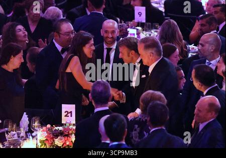Der französische Präsident Emmanuel Macron nimmt am 24. September 2025 an den Atlantic Council Global Citizen Awards im Ziegfeld Ballroom in New York Teil. Foto: Charles Guerin/ABACAPRESS.COM Credit: Abaca Press/Alamy Live News Stockfoto