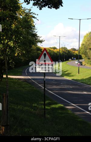 Warnschilder für Autofahrer, Sheffield, South Yorkshire, England, Großbritannien Stockfoto