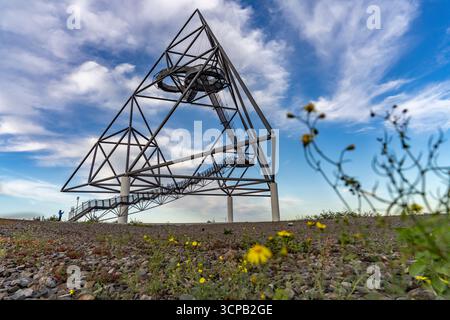 Das Haldenereignis Emscherblick, kurz Tetraeder, in Bottrop, Ruhrgebiet, Nordrhein-Westfalen, Deutschland, Europa | Haldenereignis Emscherblick, The T Stockfoto