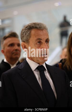 Paris, Frankreich. September 2025. Der ehemalige französische Präsident Nicolas Sarkozy nach dem Urteil wegen illegaler Wahlkampffinanzierung aus Libyen für seinen erfolgreichen Präsidentschaftsantrag 2007 vor dem Gericht des Tribunal de Paris am 25. September 2025. Ehemaliger französischer Präsident Nicolas Sarkozy zu 5 Jahren Gefängnis verurteilt. Foto: Raphael Lafargue/ABACAPRESS.COM Credit: Abaca Press/Alamy Live News Stockfoto