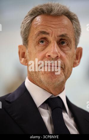 Paris, Frankreich. September 2025. Der ehemalige französische Präsident Nicolas Sarkozy nach dem Urteil wegen illegaler Wahlkampffinanzierung aus Libyen für seinen erfolgreichen Präsidentschaftsantrag 2007 vor dem Gericht des Tribunal de Paris am 25. September 2025. Ehemaliger französischer Präsident Nicolas Sarkozy zu 5 Jahren Gefängnis verurteilt. Foto: Raphael Lafargue/ABACAPRESS.COM Credit: Abaca Press/Alamy Live News Stockfoto