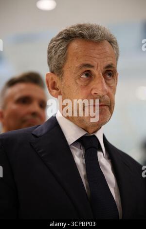Paris, Frankreich. September 2025. Der ehemalige französische Präsident Nicolas Sarkozy nach dem Urteil wegen illegaler Wahlkampffinanzierung aus Libyen für seinen erfolgreichen Präsidentschaftsantrag 2007 vor dem Gericht des Tribunal de Paris am 25. September 2025. Ehemaliger französischer Präsident Nicolas Sarkozy zu 5 Jahren Gefängnis verurteilt. Foto: Raphael Lafargue/ABACAPRESS.COM Credit: Abaca Press/Alamy Live News Stockfoto