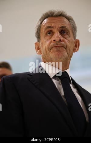 Paris, Frankreich. September 2025. Der ehemalige französische Präsident Nicolas Sarkozy nach dem Urteil wegen illegaler Wahlkampffinanzierung aus Libyen für seinen erfolgreichen Präsidentschaftsantrag 2007 vor dem Gericht des Tribunal de Paris am 25. September 2025. Ehemaliger französischer Präsident Nicolas Sarkozy zu 5 Jahren Gefängnis verurteilt. Foto: Raphael Lafargue/ABACAPRESS.COM Credit: Abaca Press/Alamy Live News Stockfoto