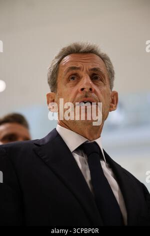 Paris, Frankreich. September 2025. Der ehemalige französische Präsident Nicolas Sarkozy nach dem Urteil wegen illegaler Wahlkampffinanzierung aus Libyen für seinen erfolgreichen Präsidentschaftsantrag 2007 vor dem Gericht des Tribunal de Paris am 25. September 2025. Ehemaliger französischer Präsident Nicolas Sarkozy zu 5 Jahren Gefängnis verurteilt. Foto: Raphael Lafargue/ABACAPRESS.COM Credit: Abaca Press/Alamy Live News Stockfoto