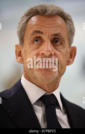 Paris, Frankreich. September 2025. Der ehemalige französische Präsident Nicolas Sarkozy nach dem Urteil wegen illegaler Wahlkampffinanzierung aus Libyen für seinen erfolgreichen Präsidentschaftsantrag 2007 vor dem Gericht des Tribunal de Paris am 25. September 2025. Ehemaliger französischer Präsident Nicolas Sarkozy zu 5 Jahren Gefängnis verurteilt. Foto: Raphael Lafargue/ABACAPRESS.COM Credit: Abaca Press/Alamy Live News Stockfoto