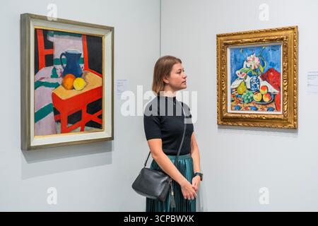 London, Großbritannien. September 2025. Works in the Portland Gallery – die British Art Fair kehrt in die Saatchi Gallery zurück. Top-Händler aus London und ganz Großbritannien treffen sich, um die besten modernen britischen und zeitgenössischen Kunstwerke zu präsentieren und fachkundige Tipps zum Sammeln zu geben. Sie läuft ab dem 25-28. September 2025. Guy Bell/Alamy Live News Stockfoto