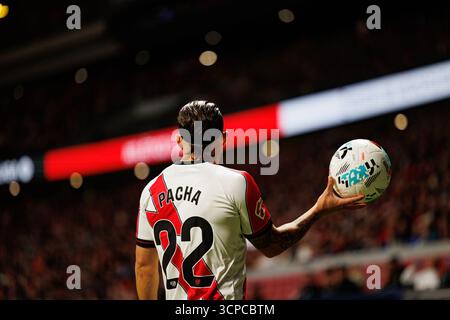 Alfonso Pacha Espino wurde während des 25 26 Spiels der LaLiga EA SPORTS zwischen den Teams von Atletico de Madrid und Rayo Vallecano bei Riyadh Air Metropolitano (Mac Stockfoto