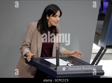 Rasha Nasr , SPD, Deutschland, Berlin, Reichstag, 25. September 2025 28. Sitzung, Debatte über den Haushalt 2026 des Bundesinnenministeriums BMI *** Rasha Nasr , SPD, Deutschland, Berlin, Reichstag, 25. September 2025 28. Sitzung , Debatte über den Haushalt 2026 des Bundesministeriums des Innern BMI Stockfoto