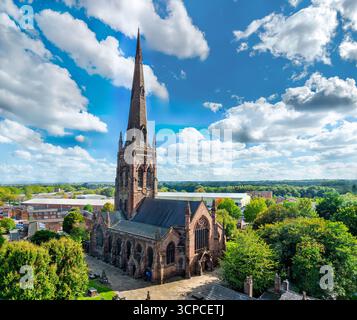 Warrington Parish Church. St. Elphin's ist ein denkmalgeschütztes Gebäude mit einer spektakulären 281 m Höhe. turm und Turm in Warrington. Es gab eine Kirche Stockfoto