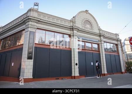 Seattle, USA, 25. September 2025. Das Starbucks Reserve Roastery im Viertel Capitol Hill ist dauerhaft geschlossen, um Gäste und Mitarbeiter zu überraschen. Quelle: Alex Garland/Alamy Live News Stockfoto