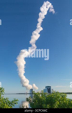 Cape Canaveral, USA. September 2025. Am frühen Morgen um 8:09 UHR startete ULA ihre erste Mission Jahr bis dato und die dritte Amazon Kuiper Mission für ihren Kunden von SLC-41, wobei das Wetter zu 95 % auf den Start gehen sollte. Cape Canaveral Brevard County Florida USA. (Foto: Scott Schilke/SipaUSA) Credit: SIPA USA/Alamy Live News Stockfoto