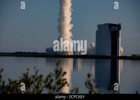 Cape Canaveral, USA. September 2025. Am frühen Morgen um 8:09 UHR startete ULA ihre erste Mission Jahr bis dato und die dritte Amazon Kuiper Mission für ihren Kunden von SLC-41, wobei das Wetter zu 95 % auf den Start gehen sollte. Cape Canaveral Brevard County Florida USA. (Foto: Scott Schilke/SipaUSA) Credit: SIPA USA/Alamy Live News Stockfoto