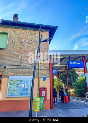 Cesenatico – Italien – 7. September 2025 Ferrovia Adriatica – Adria-Eisenbahn in Cesenatico bei Ravenna. Hochwertige Fotos Stockfoto