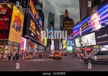 Regensturm am Times Square, New York City Stockfoto