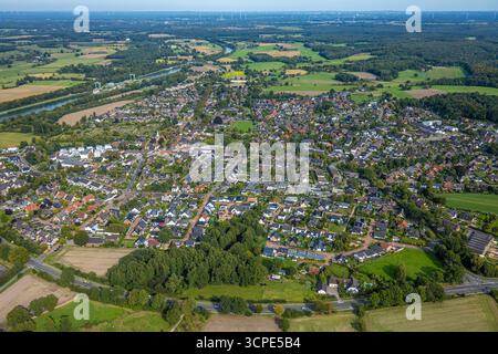 Luftbild, Wohngebiet Ortsansicht Hünxe Gesamtansicht mit Fernsicht, Wesel-Datteln-Kanal, Hünxe, Ruhrgebiet, Nordrhein-Westfalen, Deutschland ACHTUNGxMINDESTHONORARx60xEURO *** Luftaufnahme, Wohngebiet, Hünxe Allgemeinansicht mit Fernsicht, Wesel Datteln Kanal, Hünxe, Ruhrgebiet, Nordrhein-Westfalen, Deutschland ACHTUNGxMINDESTHONORARx60xEURO Stockfoto