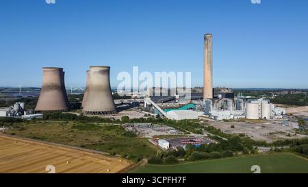 Luftaufnahme des stillgelegten Fiddler’s Ferry Power Station Stockfoto