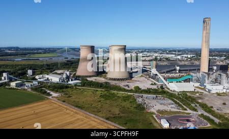 Luftaufnahme des stillgelegten Fiddler’s Ferry Power Station Stockfoto