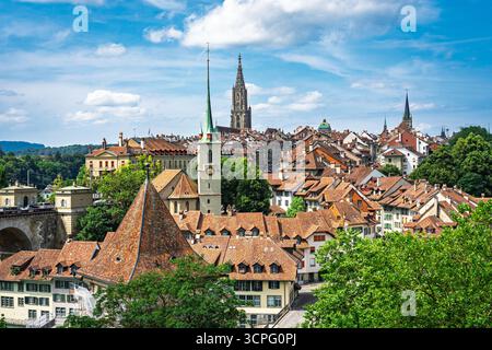 Bern, Schweiz Ein malerischer Blick auf die Altstadt mit historischer Architektur Stockfoto