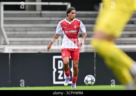 Roeselare, Belgien. September 2025. Mehdi Tlili (2) aus Monaco, dargestellt während des Spiels der UEFA Youth League in der Saison 2025–2026 zwischen Club Brugge KV und AS Monaco am 18. September 2025 in Roeselare, Belgien. (Foto: David Catry/sportpix) Credit: Sportpix/Alamy Live News Stockfoto