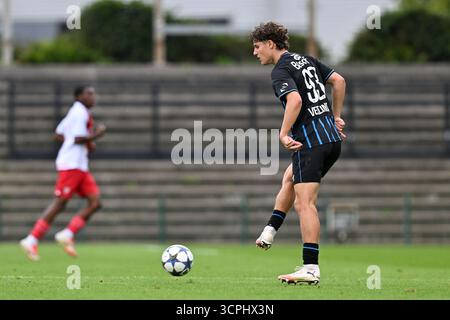 Roeselare, Belgien. September 2025. Wout Verlinden (93) von Club Brugge, fotografiert während des Spiels der UEFA Youth League in der Saison 2025–2026 zwischen Club Brugge KV und AS Monaco am 18. September 2025 in Roeselare, Belgien. (Foto: David Catry/sportpix) Credit: Sportpix/Alamy Live News Stockfoto