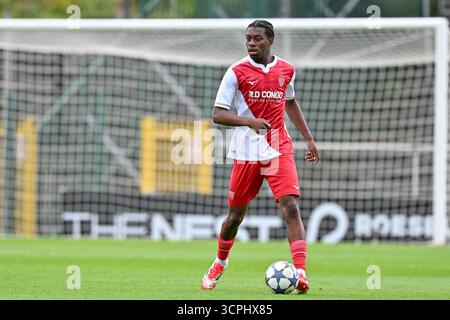 Roeselare, Belgien. September 2025. Nick Mokabakila (3) aus Monaco, das während des Spiels der UEFA Youth League in der Saison 2025–2026 zwischen Club Brugge KV und AS Monaco am 18. September 2025 in Roeselare, Belgien, gezeigt wurde. (Foto: David Catry/sportpix) Credit: Sportpix/Alamy Live News Stockfoto