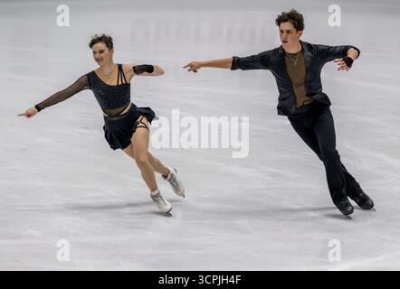 Oberstdorf, Deutschland. September 2025. Eiskunstlauf: Challenger Series – Nebelhorn Trophy, Lilia Schubert und Nikita Remeshevskiy aus Deutschland im rhythmischen Eistanz. Quelle: Peter Kneffel/dpa/Alamy Live News Stockfoto