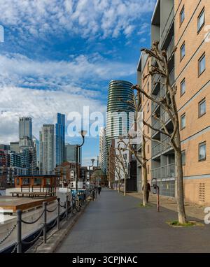 Ein Bild der modernen Apartments und Büros auf der Isle of Dogs und Canary Wharf. Stockfoto