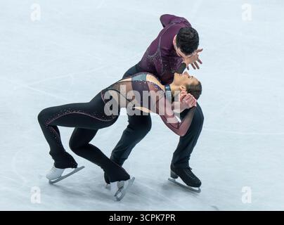 Oberstdorf, Deutschland. September 2025. Eiskunstlauf: Challenger Series - Nebelhorn Trophy, Annika Hocke und Robert Kunkel aus Deutschland während ihrer Freilauf in Paaren. Quelle: Peter Kneffel/dpa/Alamy Live News Stockfoto