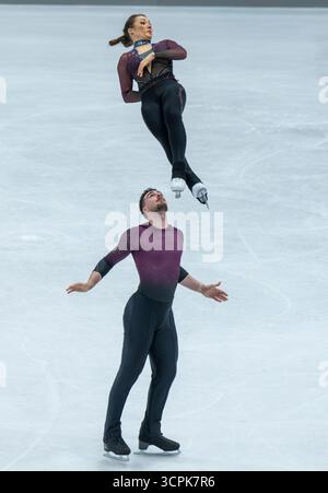 Oberstdorf, Deutschland. September 2025. Eiskunstlauf: Challenger Series - Nebelhorn Trophy, Annika Hocke und Robert Kunkel aus Deutschland während ihrer Freilauf in Paaren. Quelle: Peter Kneffel/dpa/Alamy Live News Stockfoto