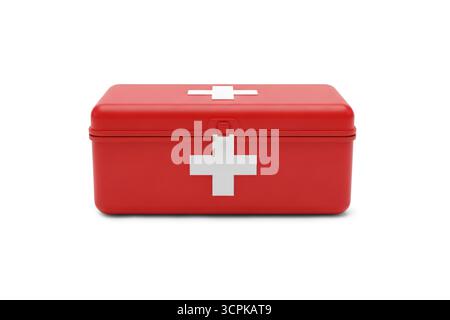 3D-Darstellung einer roten erste-Hilfe-Box mit weißem Kreuz, isoliert auf weißem Hintergrund, die Notfall-, Sicherheits- und wichtige medizinische Vorsorge darstellt Stockfoto