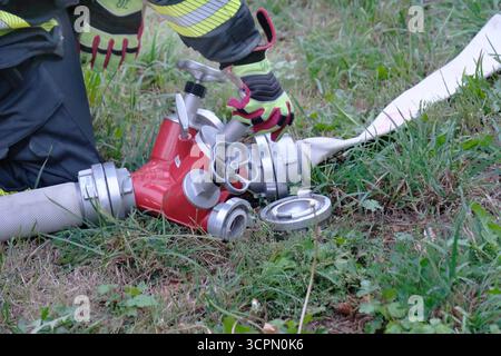 Feuerwehr-Blaulicht Feuerwehr in verschiedenen Bildern und Aktionen in Deutschland Feuerwehr-Blaulicht Feuerwehr in Deutschland Stockfoto