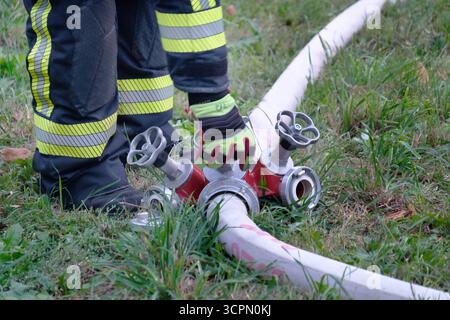 Feuerwehr-Blaulicht Feuerwehr in verschiedenen Bildern und Aktionen in Deutschland Feuerwehr-Blaulicht Feuerwehr in Deutschland Stockfoto