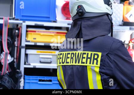 Feuerwehr-Blaulicht Feuerwehr in verschiedenen Bildern und Aktionen in Deutschland Feuerwehr-Blaulicht Feuerwehr in Deutschland Stockfoto