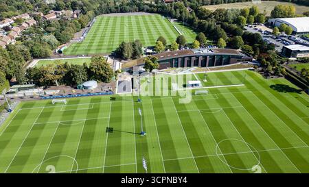 Drohnenfoto vom Trainingsgelände des Chelsea Football Clubs in Cobham, Surrey. Stockfoto