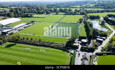 Drohnenfoto vom Trainingsgelände des Chelsea Football Clubs in Cobham, Surrey. Stockfoto
