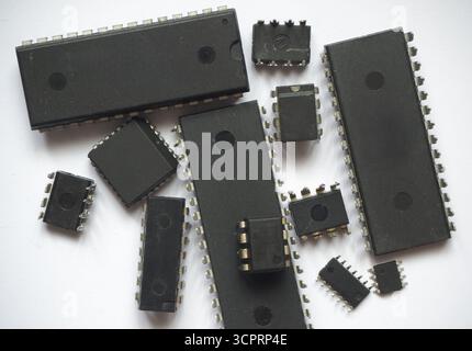 Verschiedene Arten von integrierten Halbleiterschaltungen in der Elektronik Stockfoto