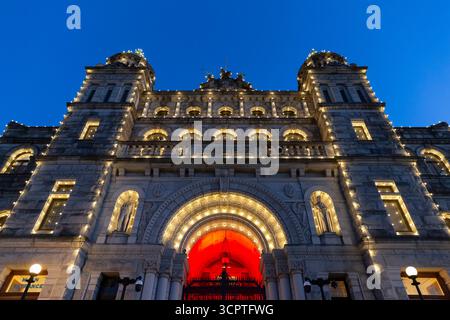 Fassadendetail der Legislative Assembly of British Columbia bei Sonnenuntergang in Victoria, British Columbia, Kanada. Stockfoto