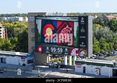 Fort Collins, CO, USA. September 2025. Das Jumbotron im Canvas Stadium während des College-Footballspiels zwischen den Washington State Cougars und den Colorado State Rams im Sonny Lubick Field im Canvas Stadium in Fort Collins, CO. (Foto: Kevin Langley/Sports South Media). Quelle: csm/Alamy Live News Stockfoto