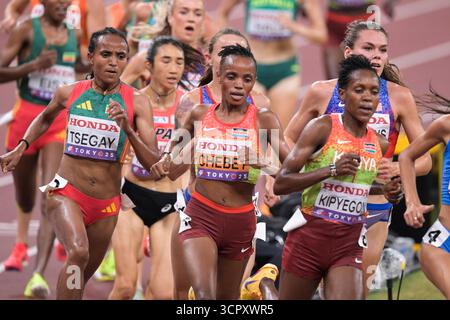 Gudaf Tsegay aus Äthiopien trat am 12. September im 5000-m-Finale der Frauen bei den Leichtathletik-Weltmeisterschaften Tokio 2025 im Nationalstadion an Stockfoto