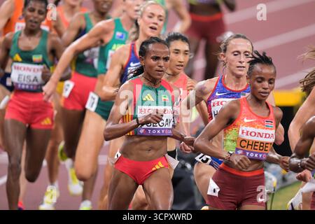 Gudaf Tsegay aus Äthiopien trat am 12. September im 5000-m-Finale der Frauen bei den Leichtathletik-Weltmeisterschaften Tokio 2025 im Nationalstadion an Stockfoto