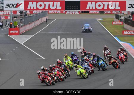 Motegi, Japon. September 2025. Rennen des MotoGP Motul Grand Prix von Japan auf dem Motegi Circuit. Japon, 28. September 2025 im Bild: Start des Rennens Carreras del Gran Premio Motul de MotoGP de Japon en el Circuito de Motegi, Japon, 28 de Septiembre de 2025 POOL/ MotoGP.com/Cordon Pressebilder sind nur für redaktionelle Zwecke bestimmt. Obligatorischer Vermerk: © MotoGP.com Credit: CORDON PRESS/Alamy Live News Stockfoto