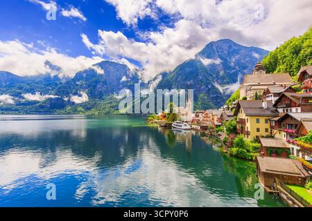 Hallstatt, Österreich. Bergdorf in den österreichischen Alpen. Stockfoto