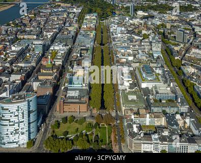 Luftbild, Altstadt mit Bürohäusern und Einkaufsmeilen, Baumallee Königsallee, Breitenbacher Hof und Baustelle Parkhaus Königsallee Ecke Benrather Straße, Corneliusplatz mit Brunnen, Stadtmitte, Düsseldorf, Rheinland, Nordrhein-Westfalen, Deutschland ACHTUNGxMINDESTHONORARx60xEURO *** Luftblick, Altstadt mit Bürogebäuden und Einkaufsmeile, von Bäumen gesäumte Königsallee, Breitenbacher Hof und Baustellenparkhaus Königsallee Ecke Benrather Straße, Corneliusplatz mit Brunnen, Stadtzentrum, Düsseldorf, Rheinland, Nordrhein-Westfalen, Deutschland ACHTUNGxMINDESTHONORARx60xEURO Stockfoto