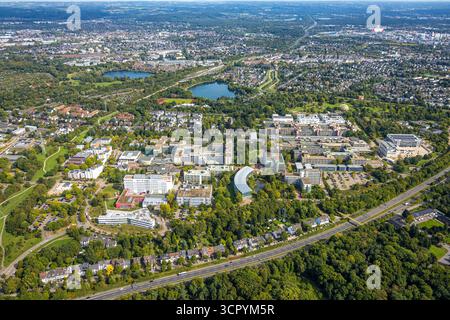Luftbild, Heinrich-Heine Universität, Blick zum Deichsee und Unisee, Bilk, Düsseldorf, Ruhrgebiet, Nordrhein-Westfalen, Deutschland ACHTUNGxMINDESTHONORARx60xEURO *** Luftaufnahme, Heinrich-Heine-Universität, Blick auf den Deichsee und die Unisee, Bilk, Düsseldorf, Ruhrgebiet, Nordrhein-Westfalen, Deutschland ATTENTIONxMINDESTHONORARx60xEURO Stockfoto